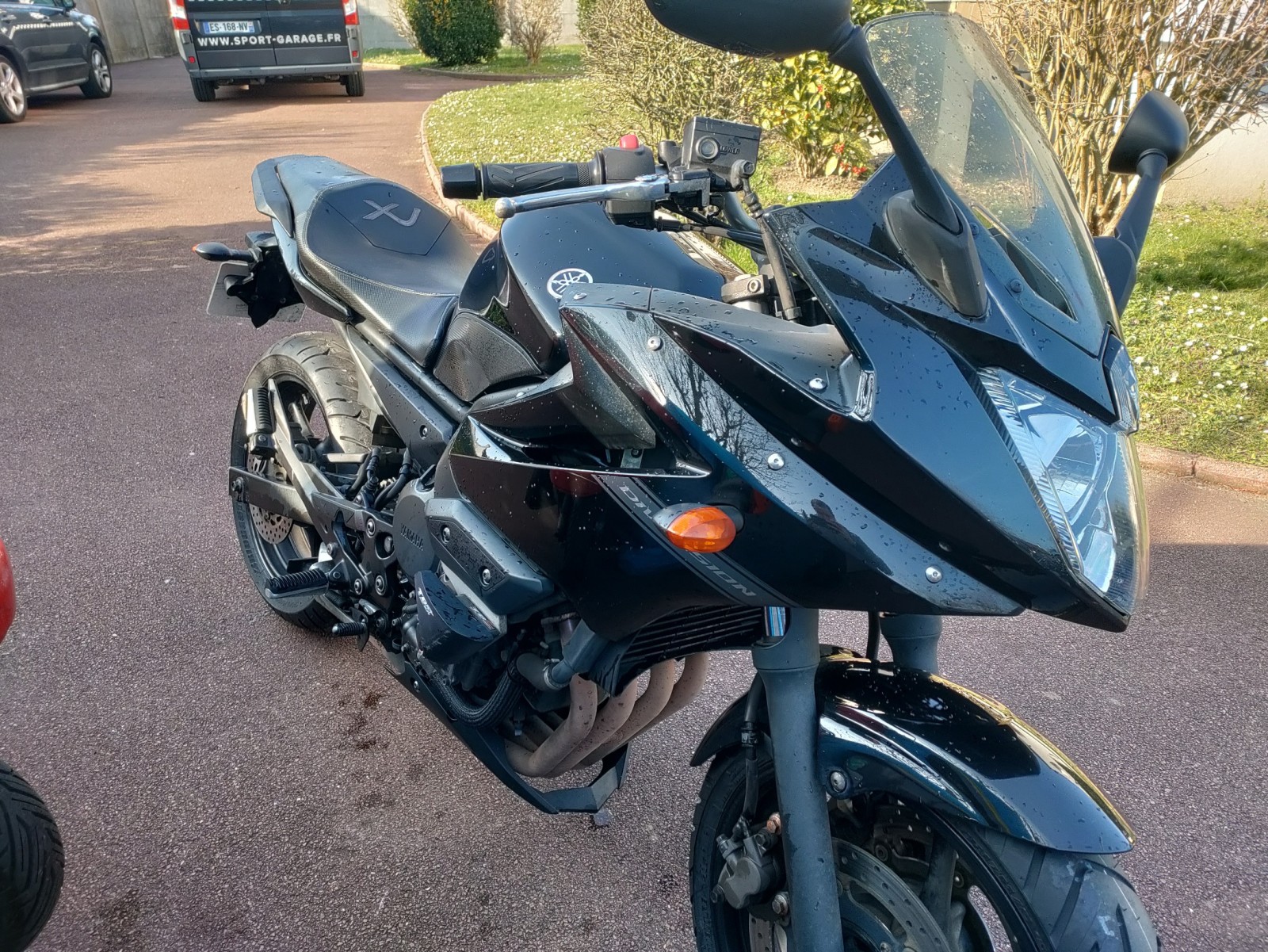 Refaire la peinture d'une moto ou d'un scooter Montmorency 95160 dans le Val d'Oise