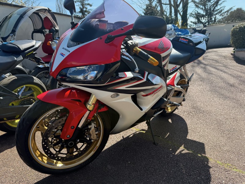 Découvrez une Honda CBR 1000 RR Exceptionnelle