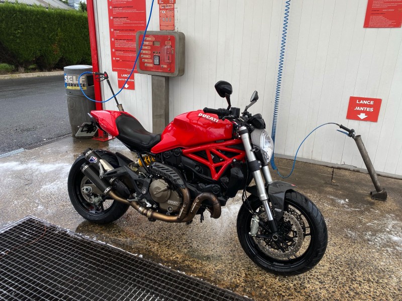 Révision des 2 ans sur cette superbe Ducati 821 Monster pour un client a Herblay