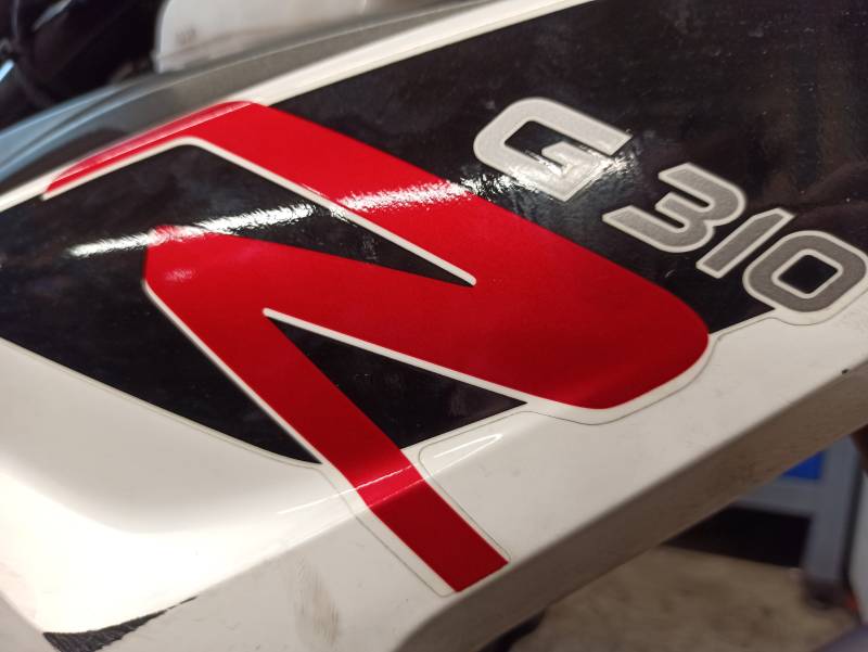 Élégance BMW G 310 R à Ermont : découvrez le style incomparable en images.