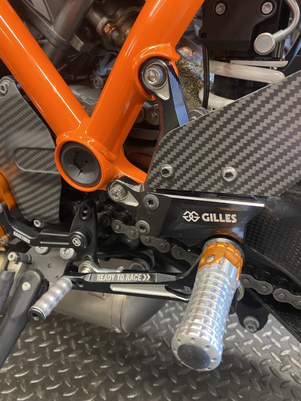 customisation esthétique d'une KTM 1290 SUPERDUKE R à Herblay près de Cergy 