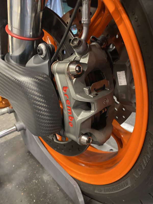 customisation esthétique d'une KTM 1290 SUPERDUKE R à Herblay près de Cergy 