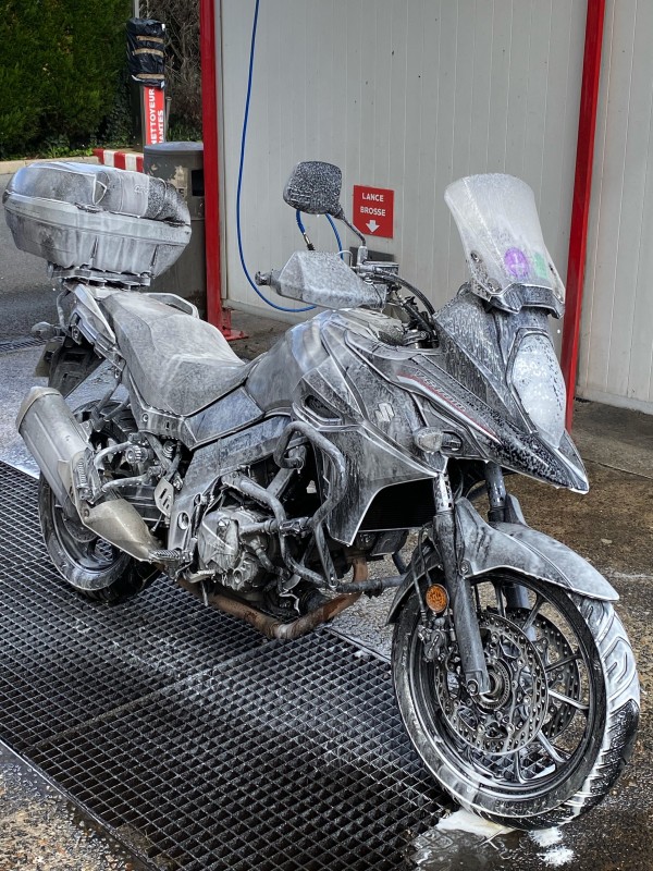 Entretien complet des 2 ans pour cette Suzuki DL 650 Vstrom à Montlignon 