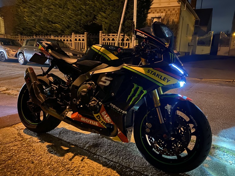 Services Complets d'Entretien et Révision pour Yamaha R1 à Franconville - Sport Garage