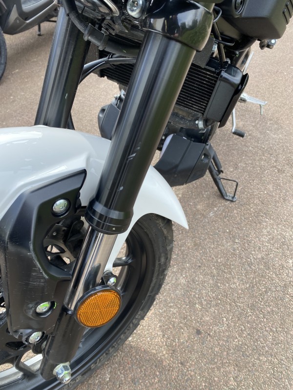 Passage d’expert pour la réparation d’un accident sur cette Yamaha XSR 125 2023 à Saint Prix près d'Eaubonne