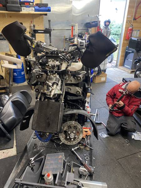 Échange du système Roll Lock sur un PIAGGIO MP3, à Soisy-sous-Montmorency proche de Le Plessis Bouchard