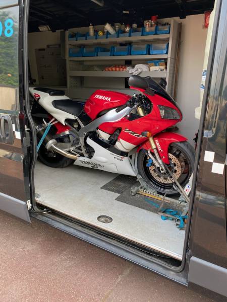 Restauration minutieuse des composants de moteur dans notre atelier à Conflans Saint Honorine