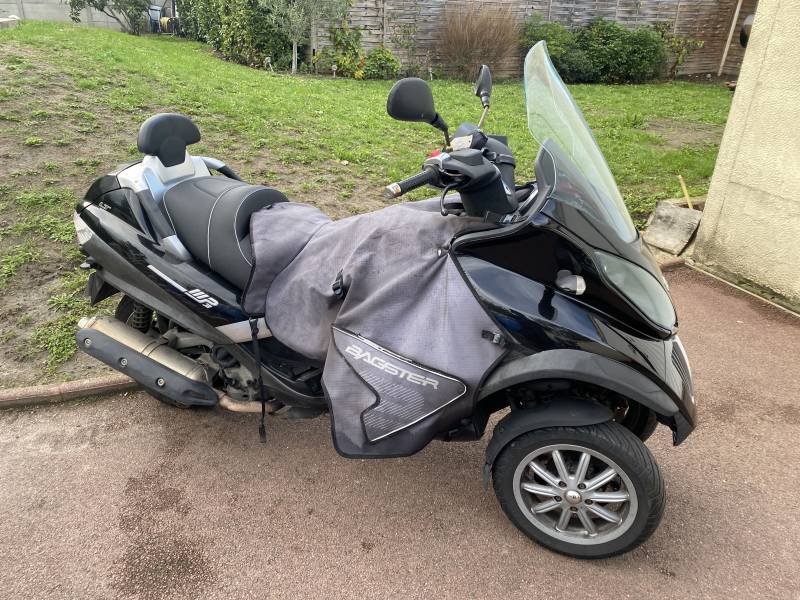 Entretien annuel d'un Piaggio MP3 à Ermont