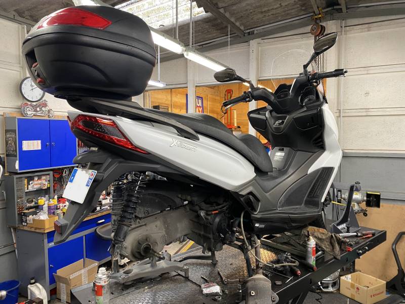 Entretien complet d'un scooter Kimco à Le Plessis Bouchard près de Taverny