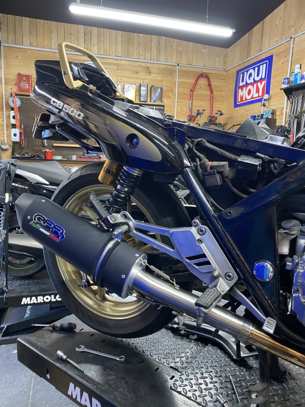 Révision complète des 80000 kms sur une Honda CB 500 à Eaubonne 