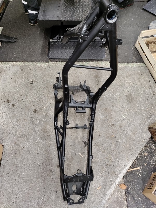 Changement de cadre de moto et regravage du numero de serie au Lazer à 
Le Plessis Bouchard près de Taverny