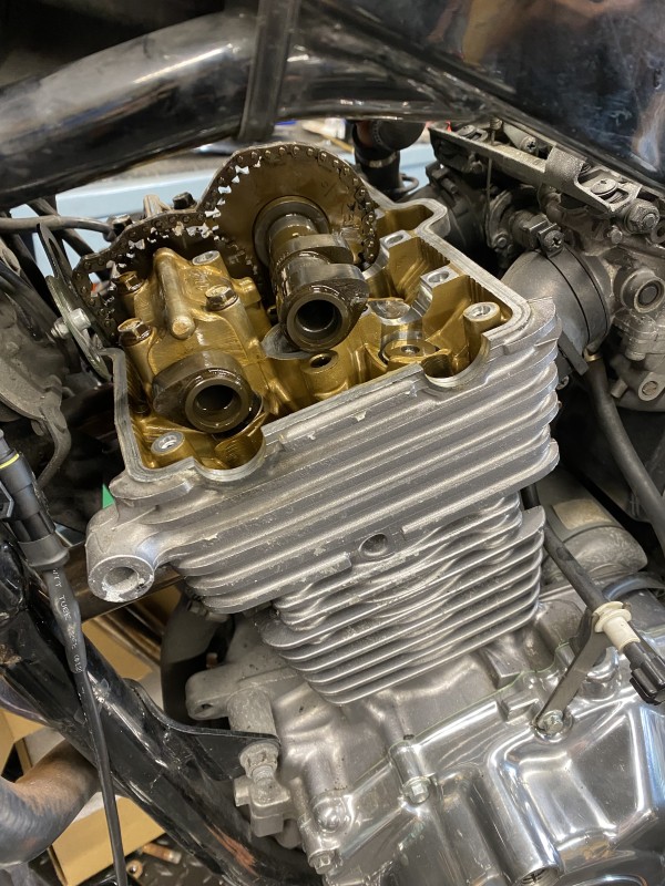 Révision complète des 80000 kms sur une Honda CB 500 à Eaubonne 